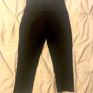 Capri butt lifting leggings